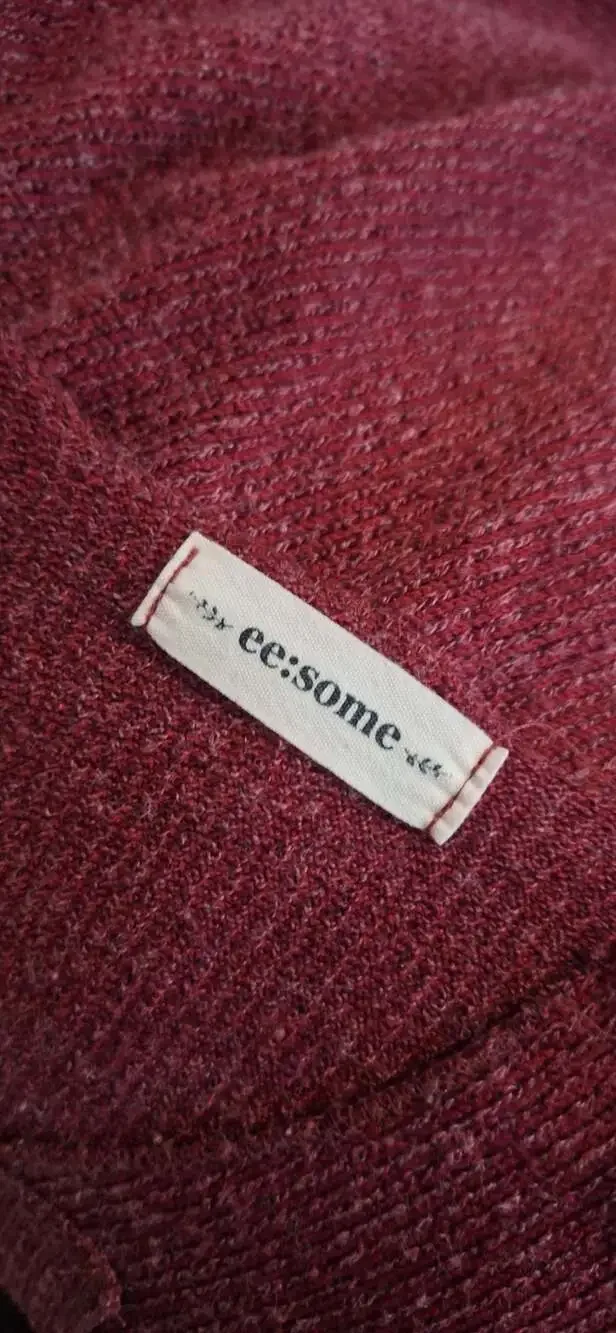 Minimalist Womens Sz. S, Burgundy Knit V Neck,Drop Shoulder, Cuffs, Lagenlook